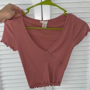 V neck cropped T-shirt